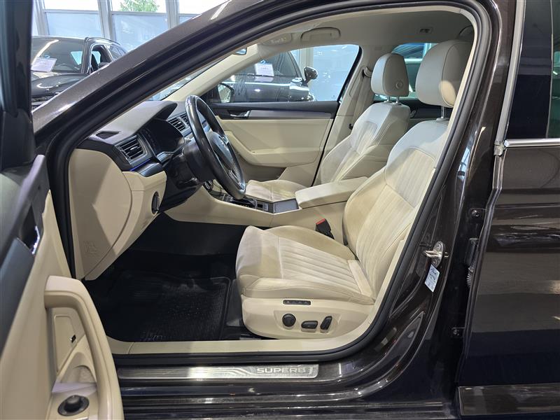 Skoda SUPERB COMBI 2.0 TDI 190 STYLE DSG AUT.
