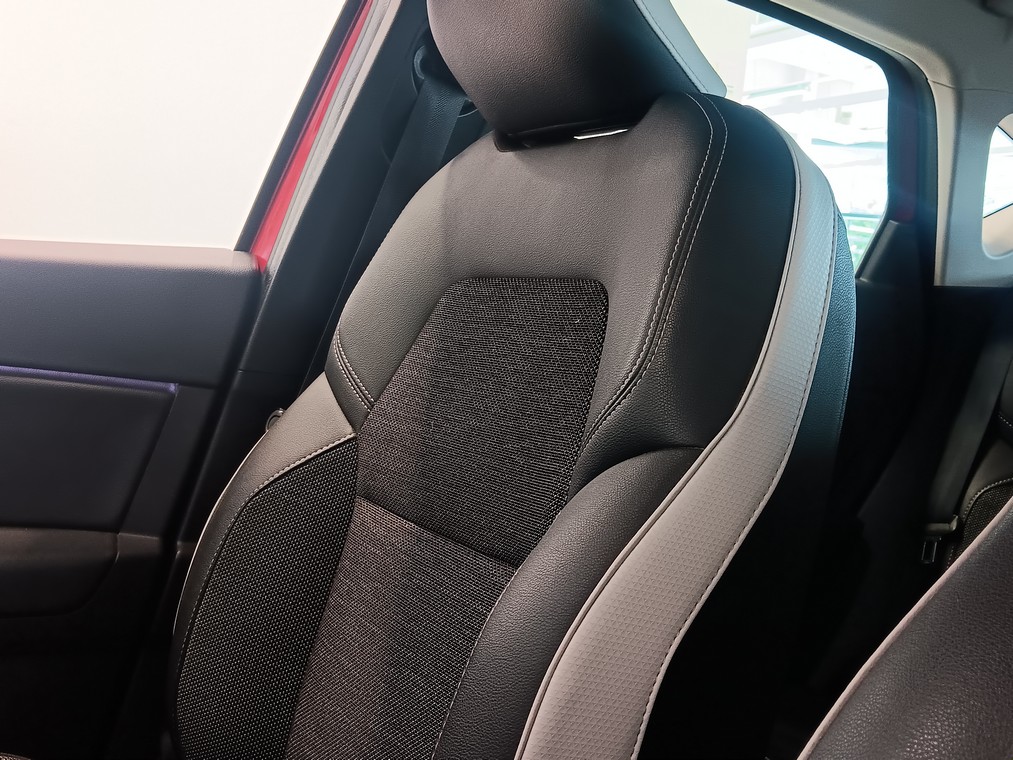 Renault CAPTUR TCE 155 EDC7-AUT INTENS