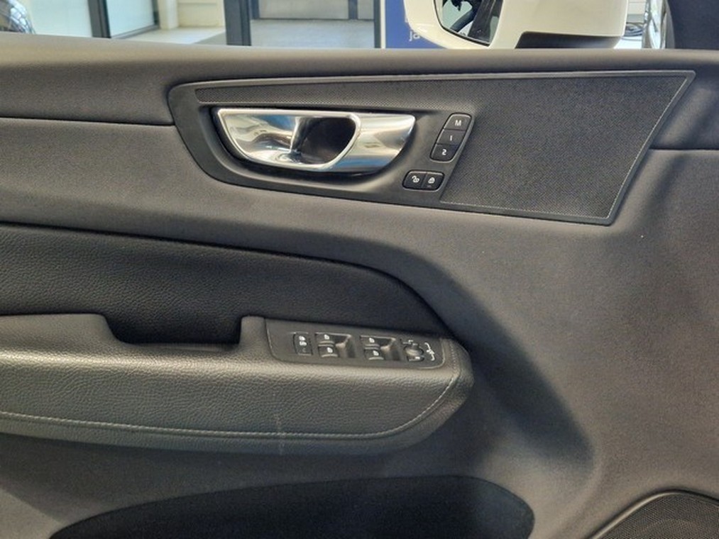 Volvo XC60 T8 TWE AWD INSCRIPTION TAKUU 24KK/40TKM