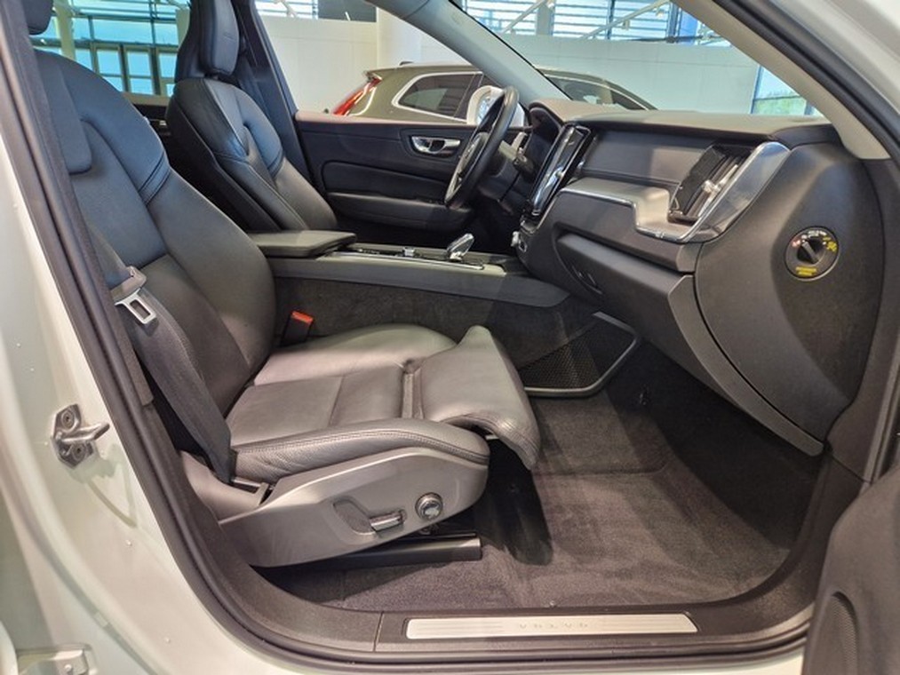 Volvo XC60 T8 TWE AWD INSCRIPTION TAKUU 24KK/40TKM