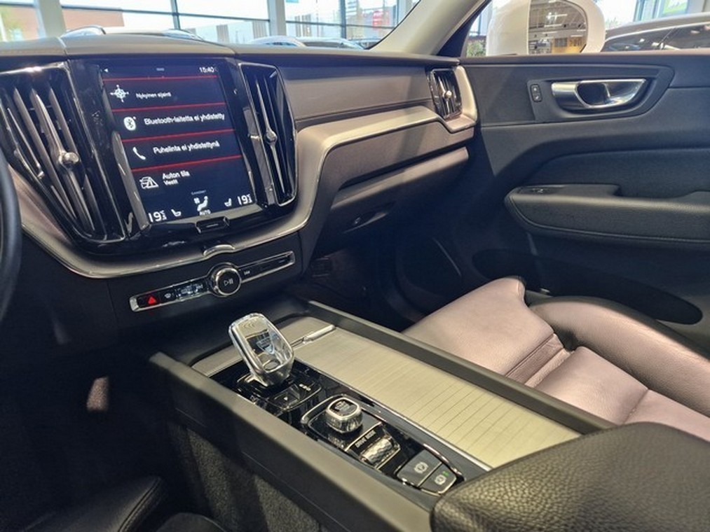 Volvo XC60 T8 TWE AWD INSCRIPTION TAKUU 24KK/40TKM