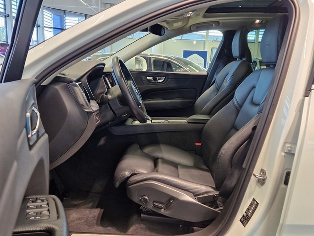 Volvo XC60 T8 TWE AWD INSCRIPTION TAKUU 24KK/40TKM