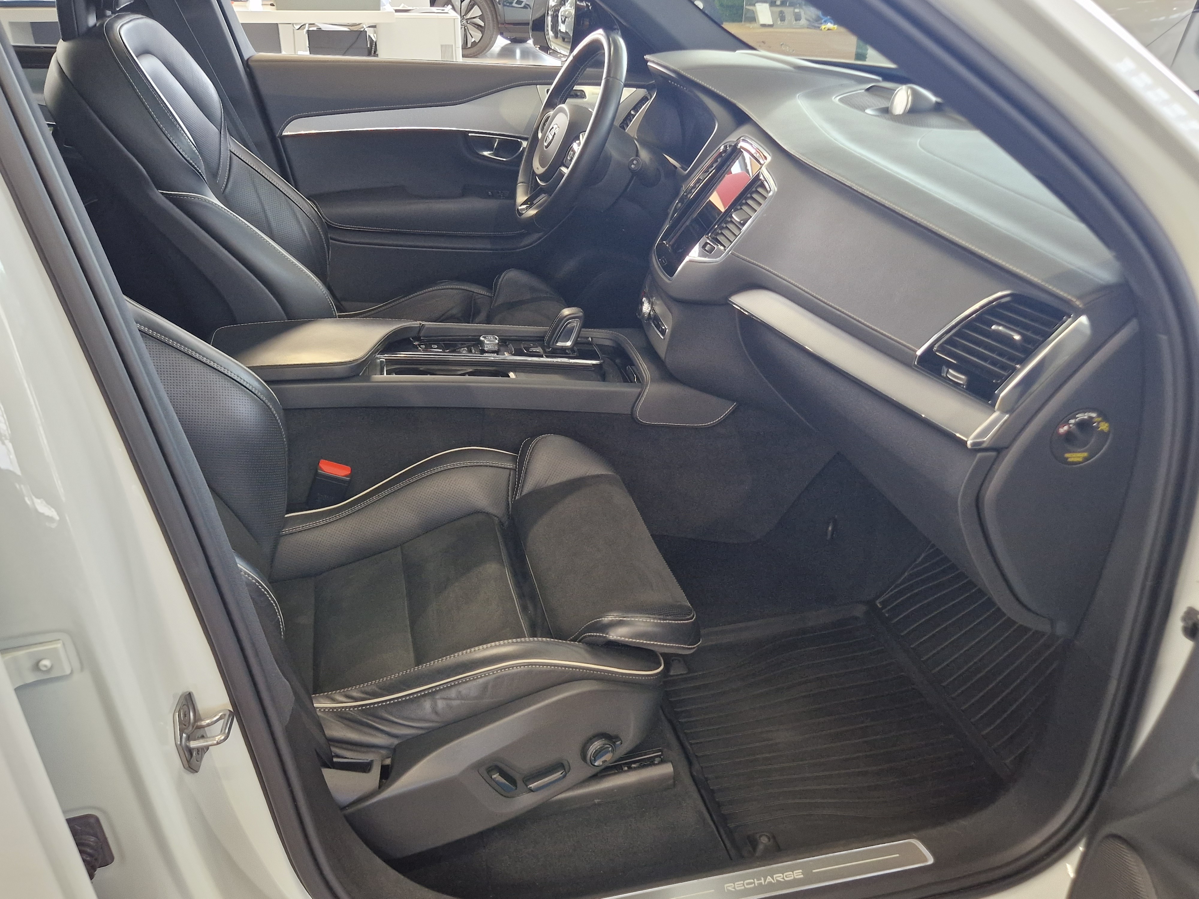 Volvo XC90 T8 TWE AWD R-DESIGN TAKUU 12KK/20TKM