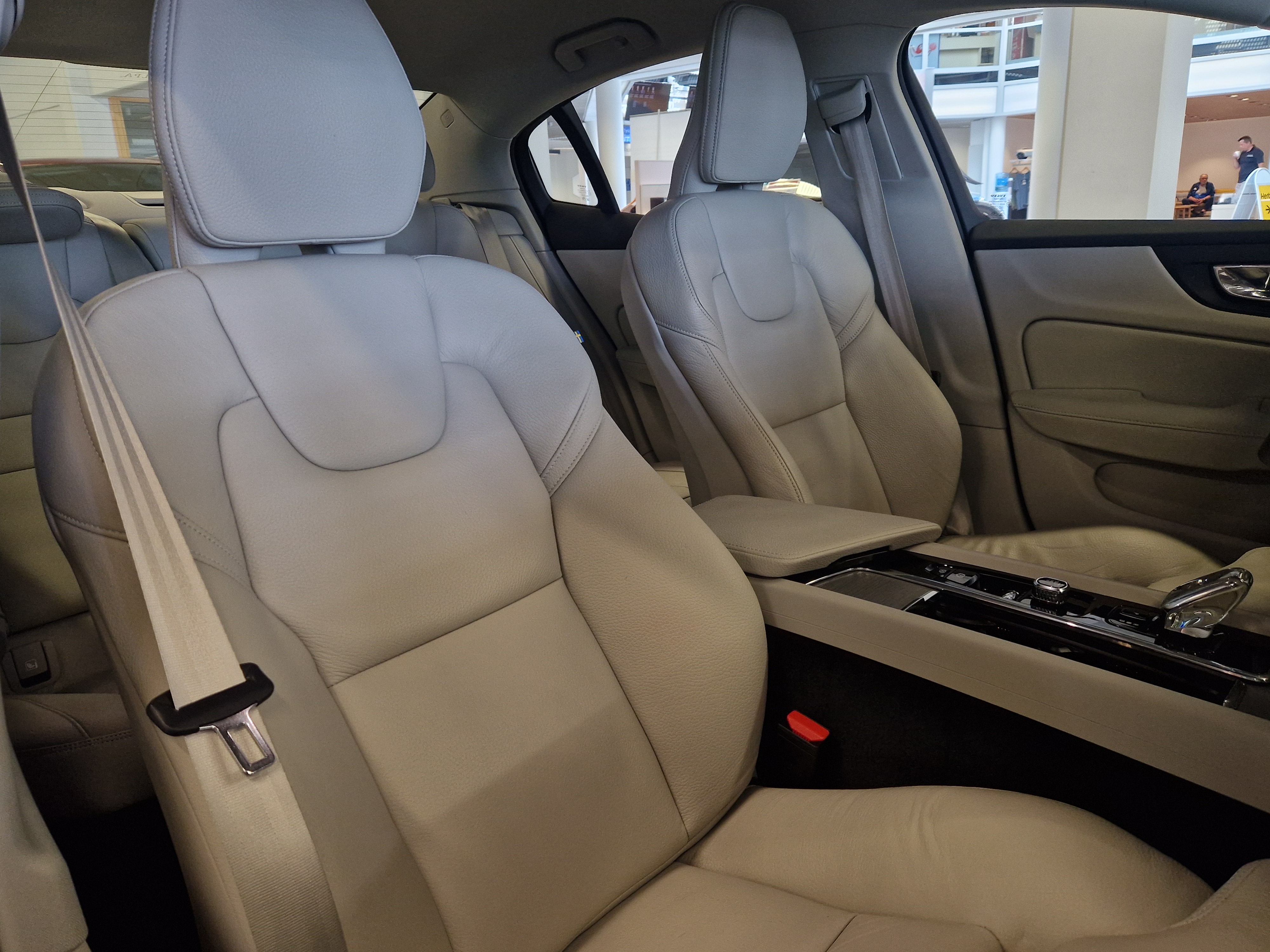 Volvo S60 B5 MHEV BUSINESS INSCRIPTION TAKUU 24KK/40TKM
