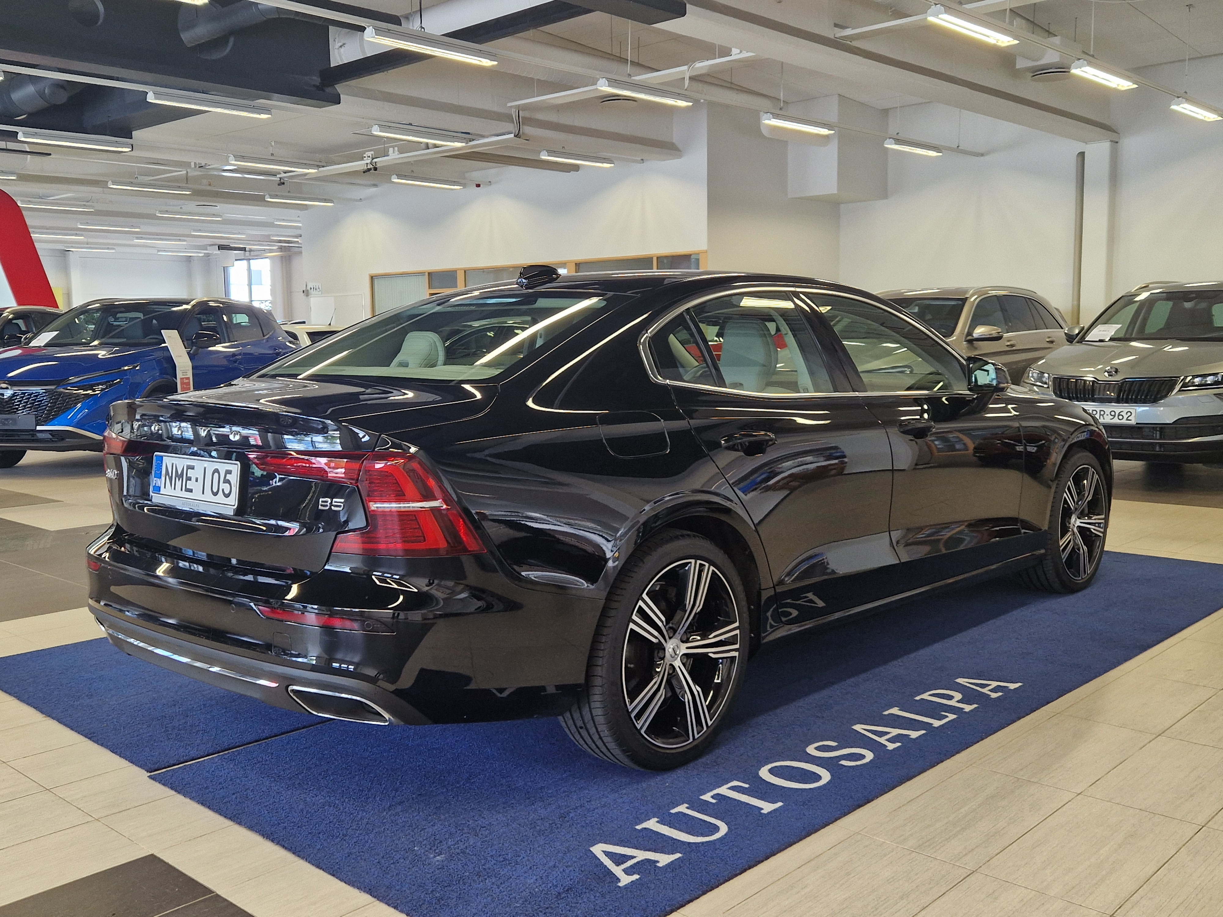 Volvo S60 B5 MHEV BUSINESS INSCRIPTION TAKUU 24KK/40TKM