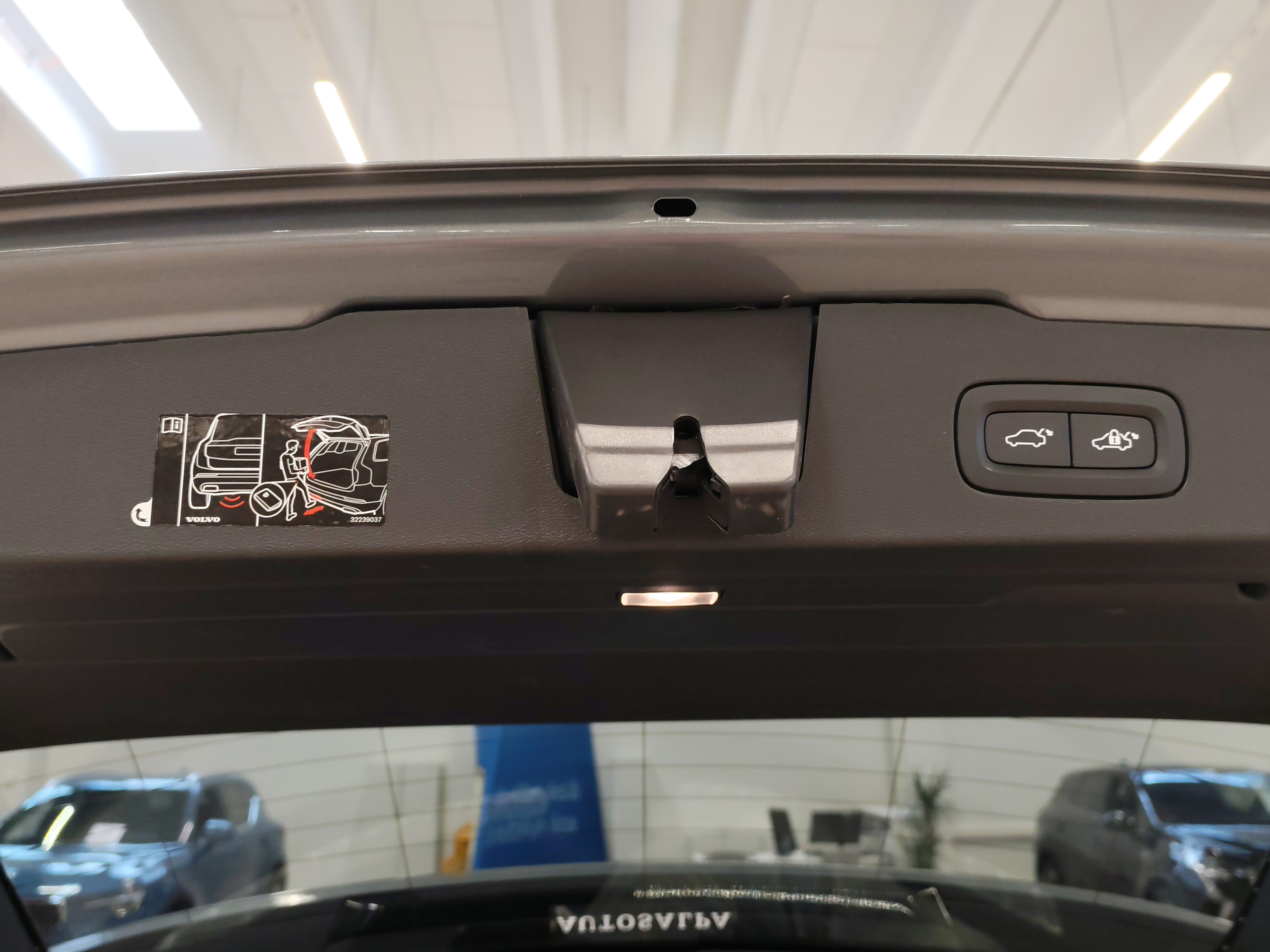 Volvo V60 B4 D-MHEV R-DESIGN AUT TAKUU 24KK/40TKM