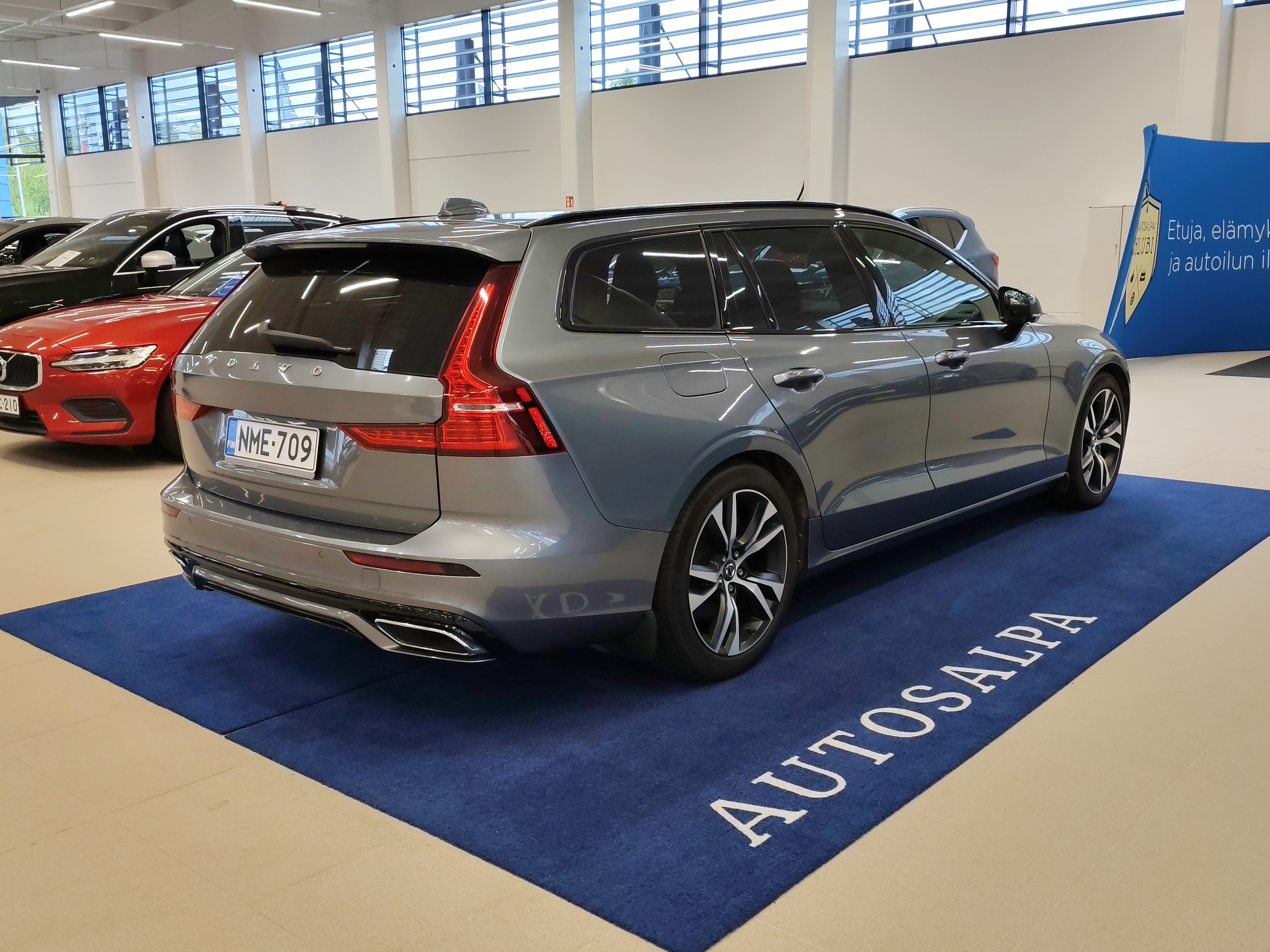 Volvo V60 2021, kuva 3/20