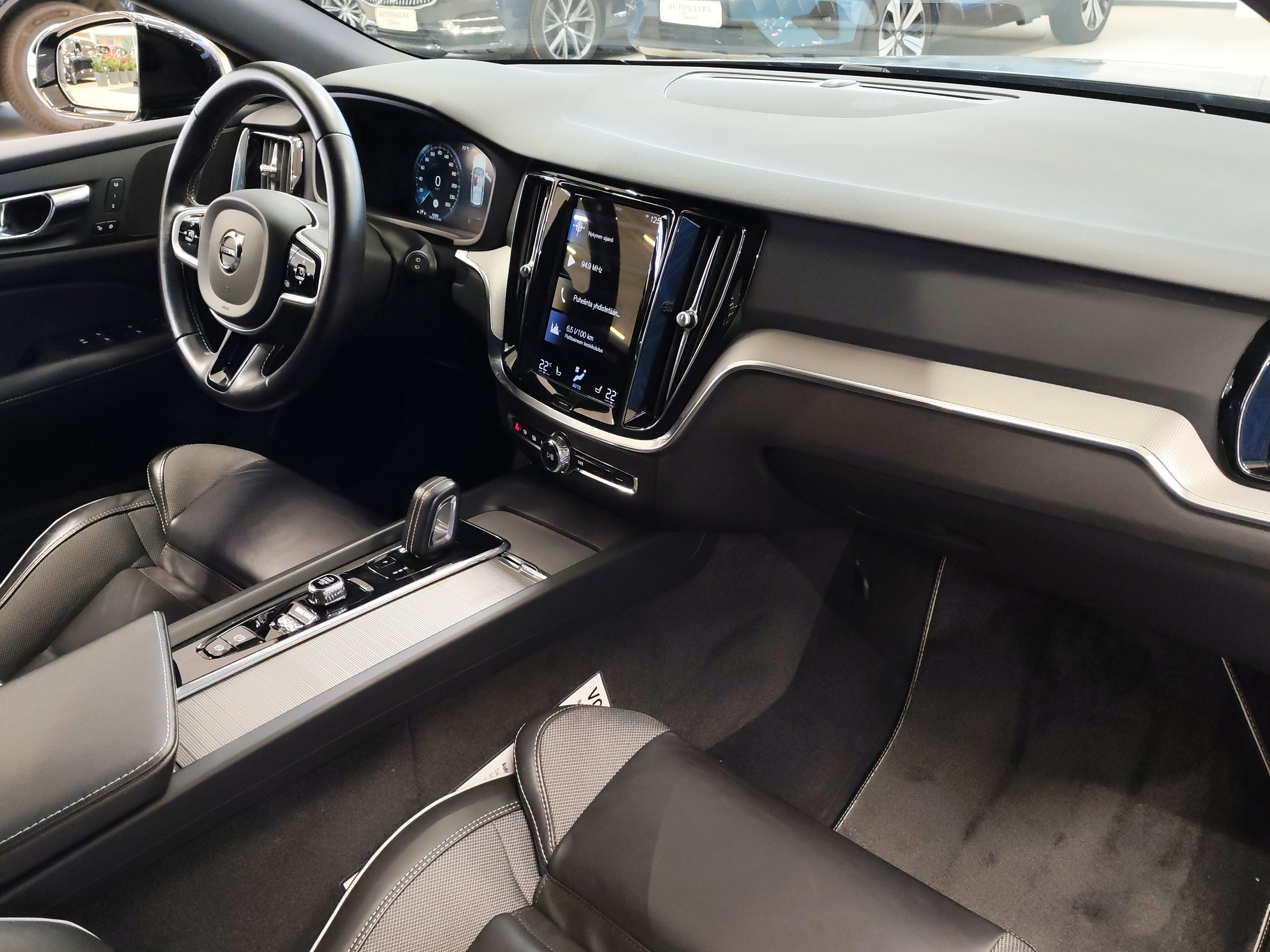 Volvo V60 B4 D-MHEV R-DESIGN AUT TAKUU 24KK/40TKM