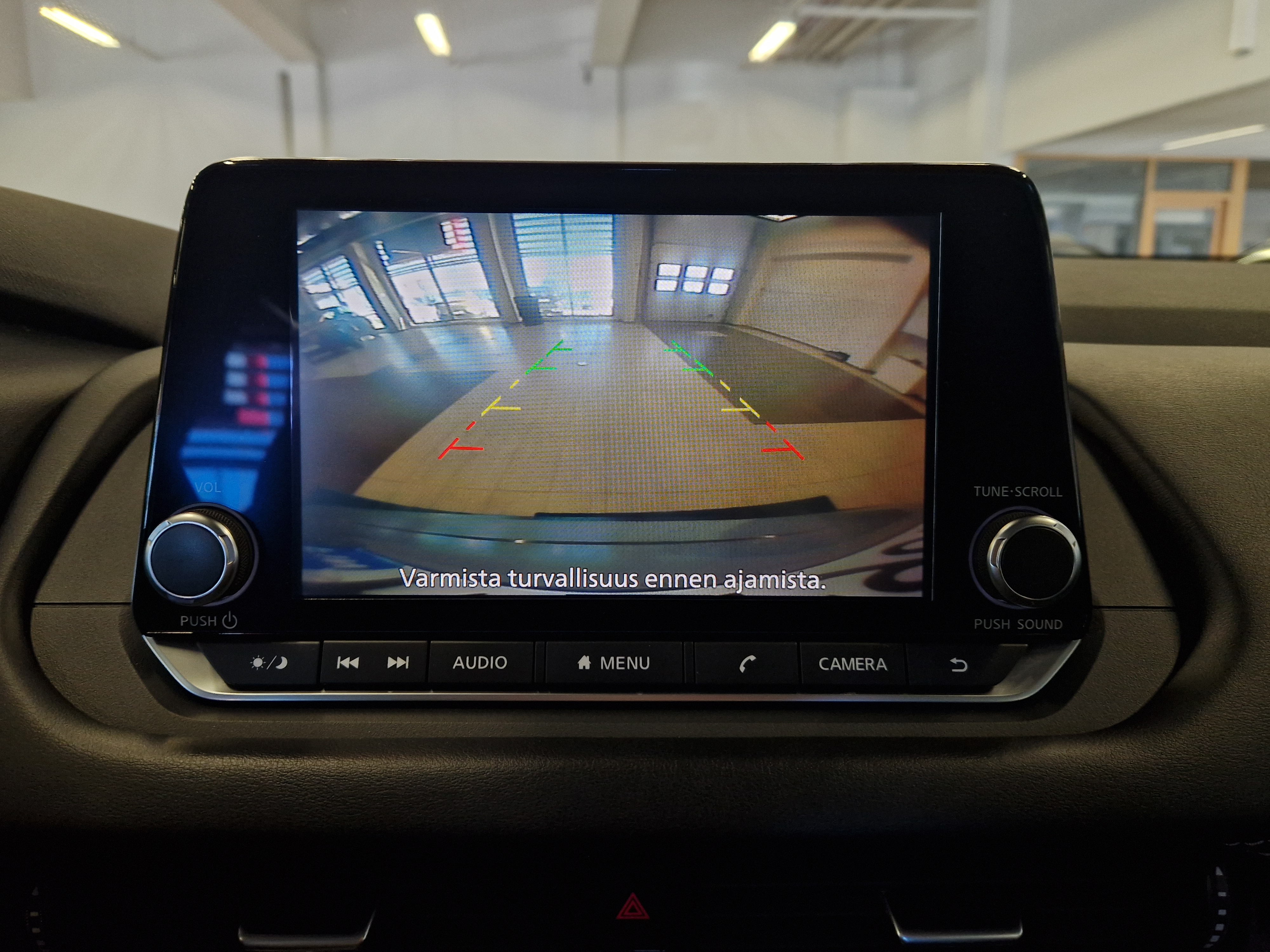 Nissan QASHQAI MHEV 140 6M/T 2WD ACENTA TAKUU 24KK/40TKM.