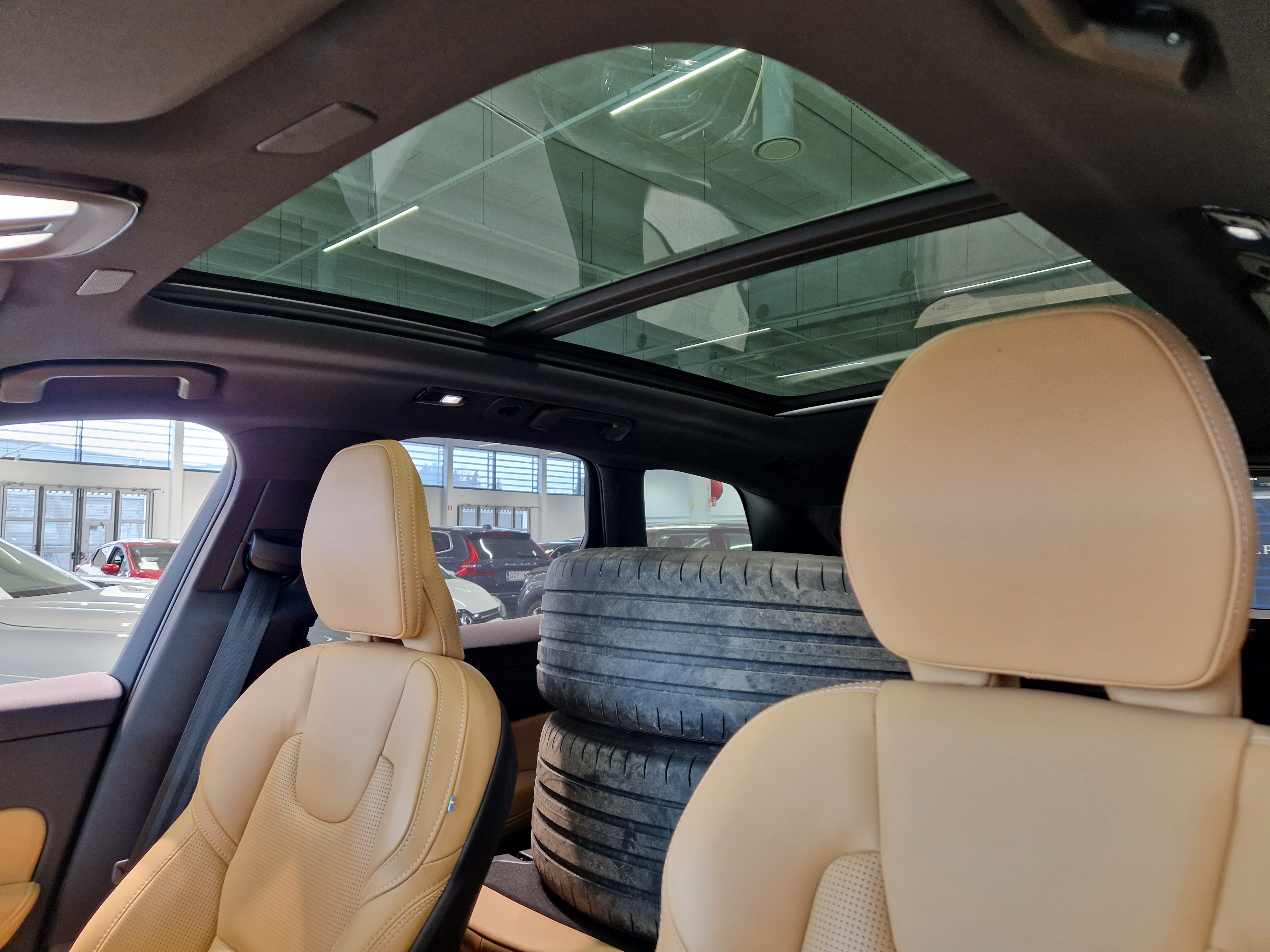 Volvo XC60 T8 AWD LONG RANGE INSCRIPTION TAKUU 24KK/40TKM