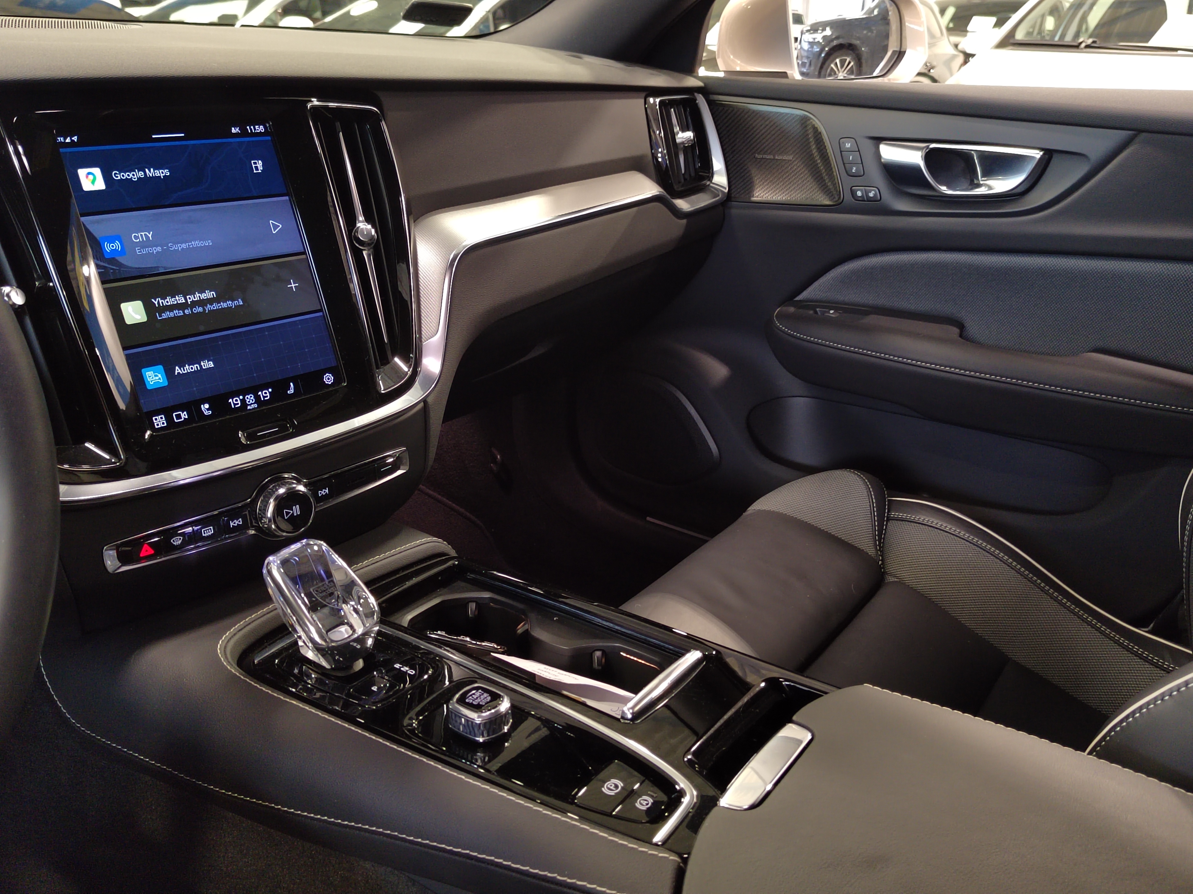 Volvo V60 T8 AWD LONG RANGE PLUS BRIGHT TAKUU 24KK/40TKM