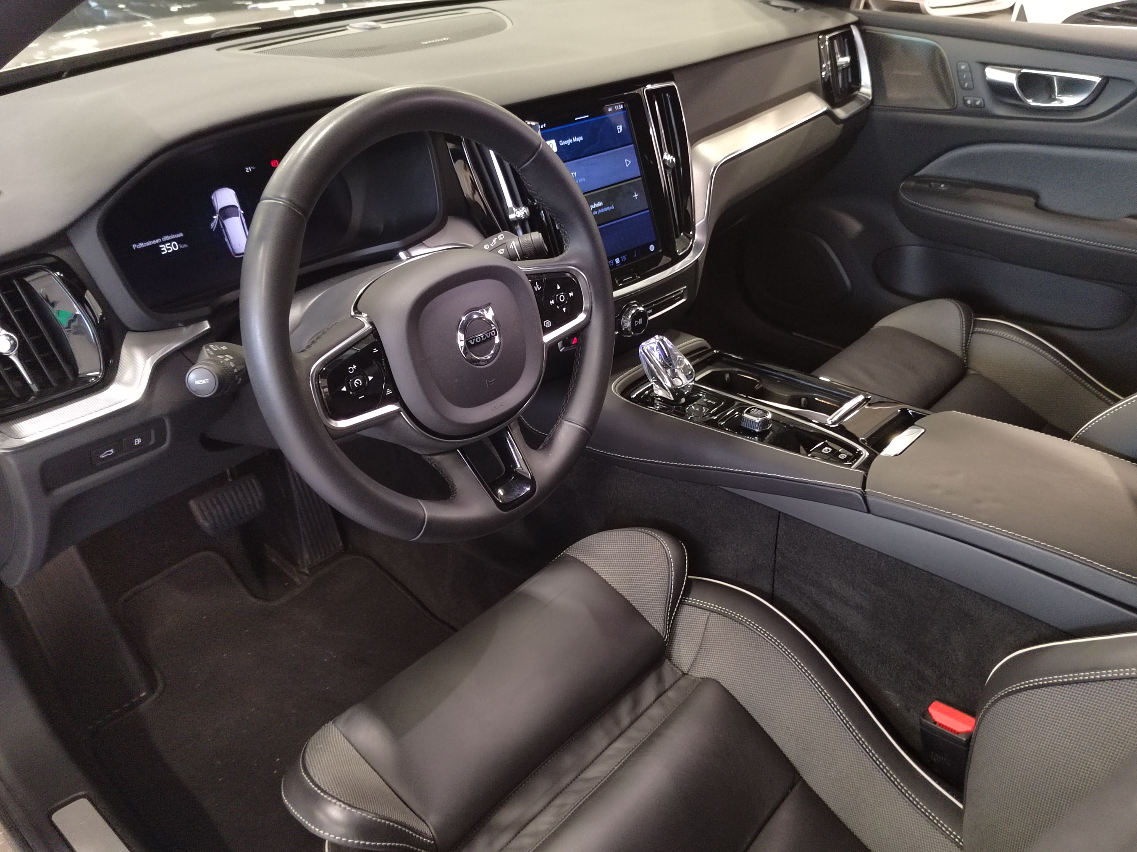 Volvo V60 T8 AWD LONG RANGE PLUS BRIGHT TAKUU 24KK/40TKM