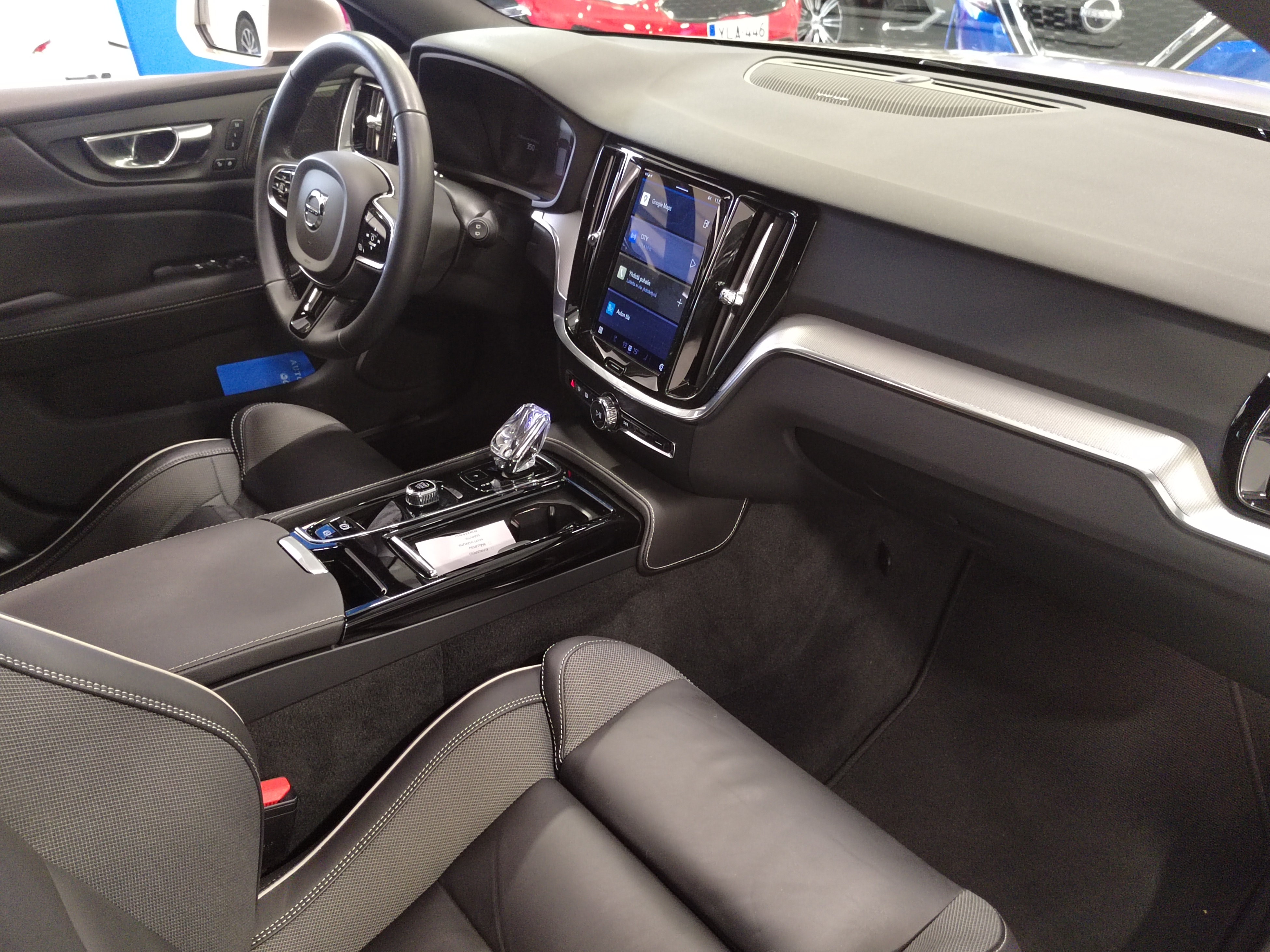 Volvo V60 T8 AWD LONG RANGE PLUS BRIGHT TAKUU 24KK/40TKM