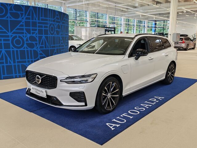 volvo V60 T6 AWD LONG RANGE PLUS DARK TAKUU 24KK/40TKM