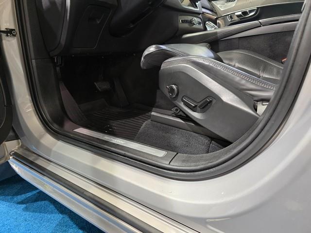 Volvo XC90 T8 AWD LONG RANGE HIGH PERFORMANCE ULTIMATE DARK A