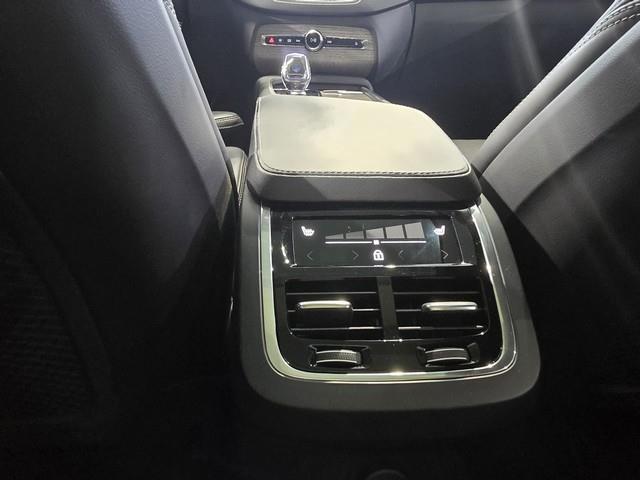 Volvo XC90 T8 AWD LONG RANGE HIGH PERFORMANCE ULTIMATE DARK A