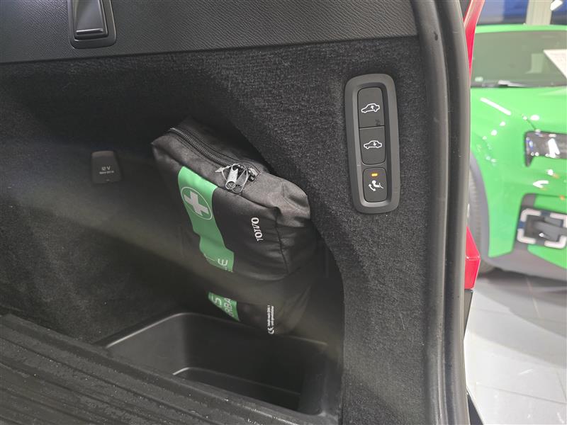 Volvo XC90 T8 AWD LONG RANGE ULTIMATE DARK. TAKUU 24KK/40TKM