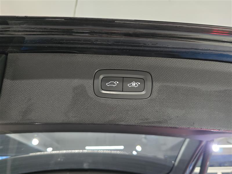 Volvo XC90 T8 AWD LONG RANGE ULTIMATE DARK. TAKUU 24KK/40TKM