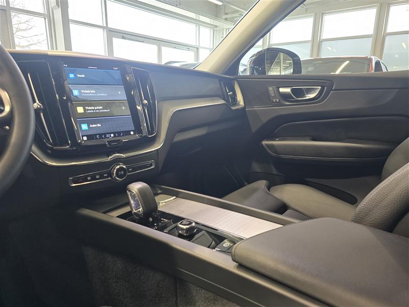 Volvo XC60 T8 AWD LONG RANGE PLUS DARK TAKUU 24KK/40TKM