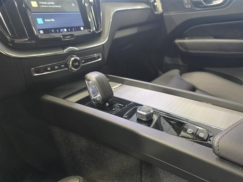 Volvo XC60 T8 AWD LONG RANGE PLUS DARK TAKUU 24KK/40TKM
