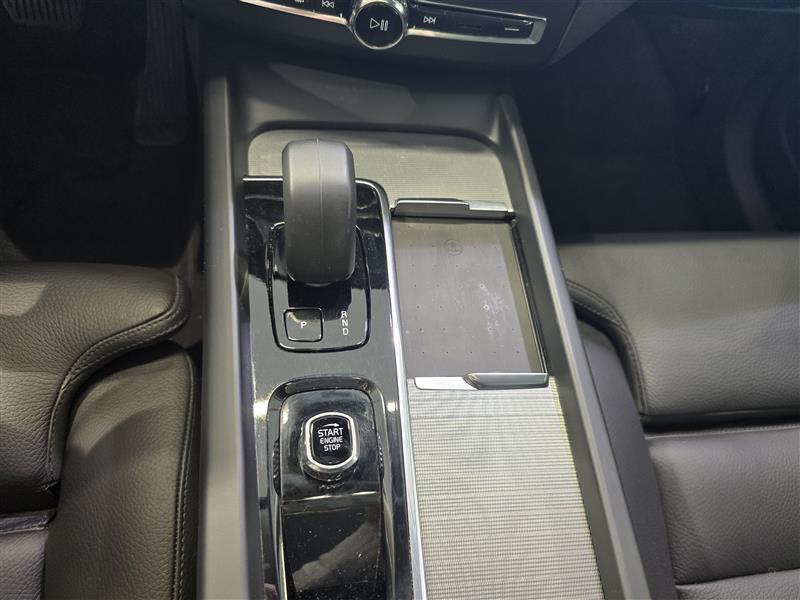 Volvo XC60 T8 AWD LONG RANGE PLUS DARK TAKUU 24KK/40TKM