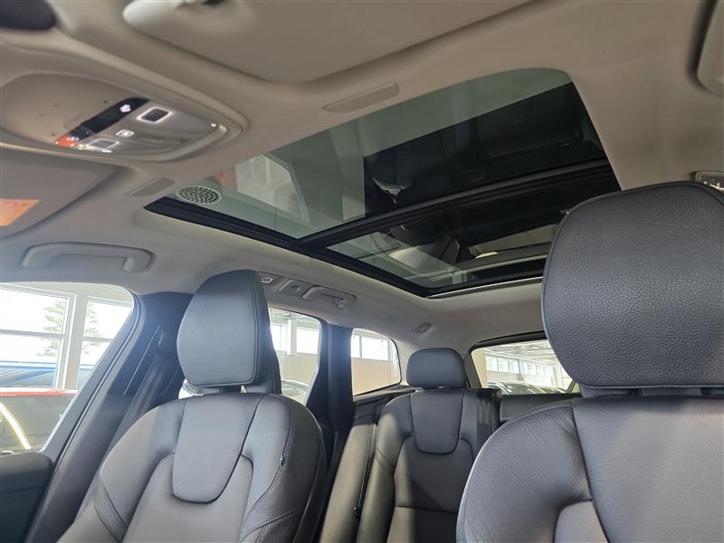 Volvo XC60 T8 AWD LONG RANGE PLUS DARK TAKUU 24KK/40TKM