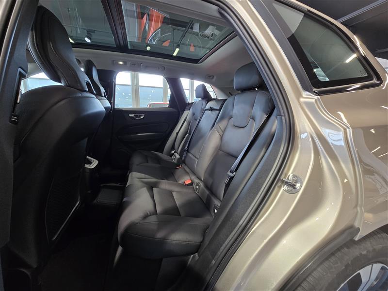 Volvo XC60 T8 AWD LONG RANGE PLUS DARK TAKUU 24KK/40TKM