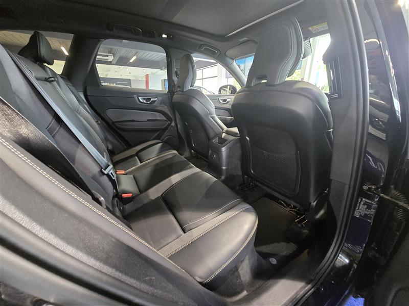 Volvo XC60 T8 AWD LONG RANGE PLUS DARK TAKUU 24KK/40TKM