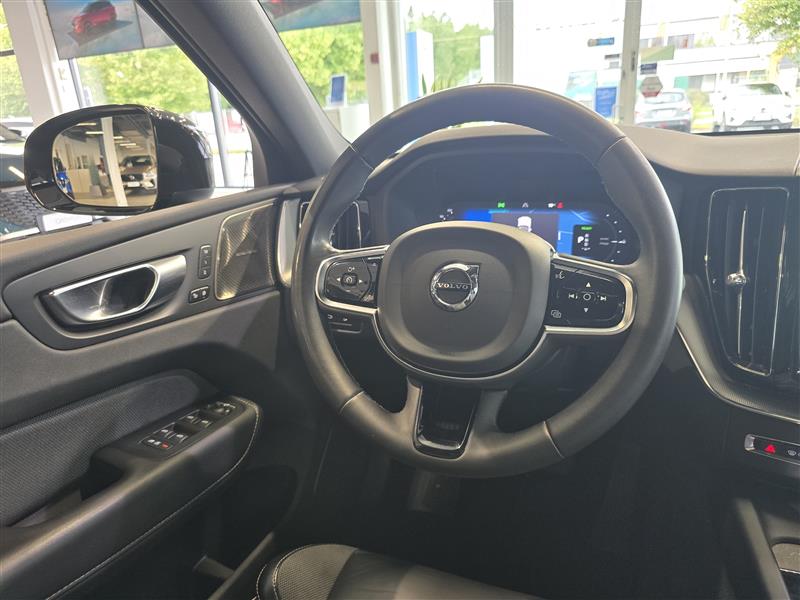 Volvo XC60 T8 AWD LONG RANGE PLUS DARK TAKUU 24KK/40TKM