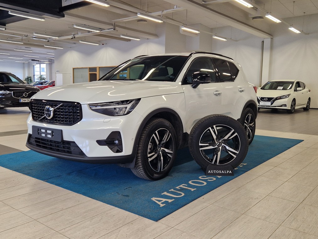 Volvo XC40 B3 MHEV BUSINESS PLUS DARK DCT TAKUU 24KK/40TKM.