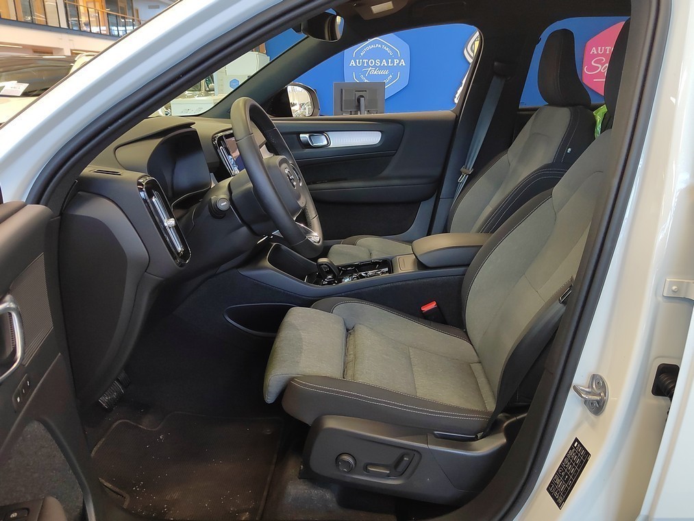 Volvo XC40 B3 MHEV BUSINESS PLUS DARK DCT TAKUU 24KK/40TKM.