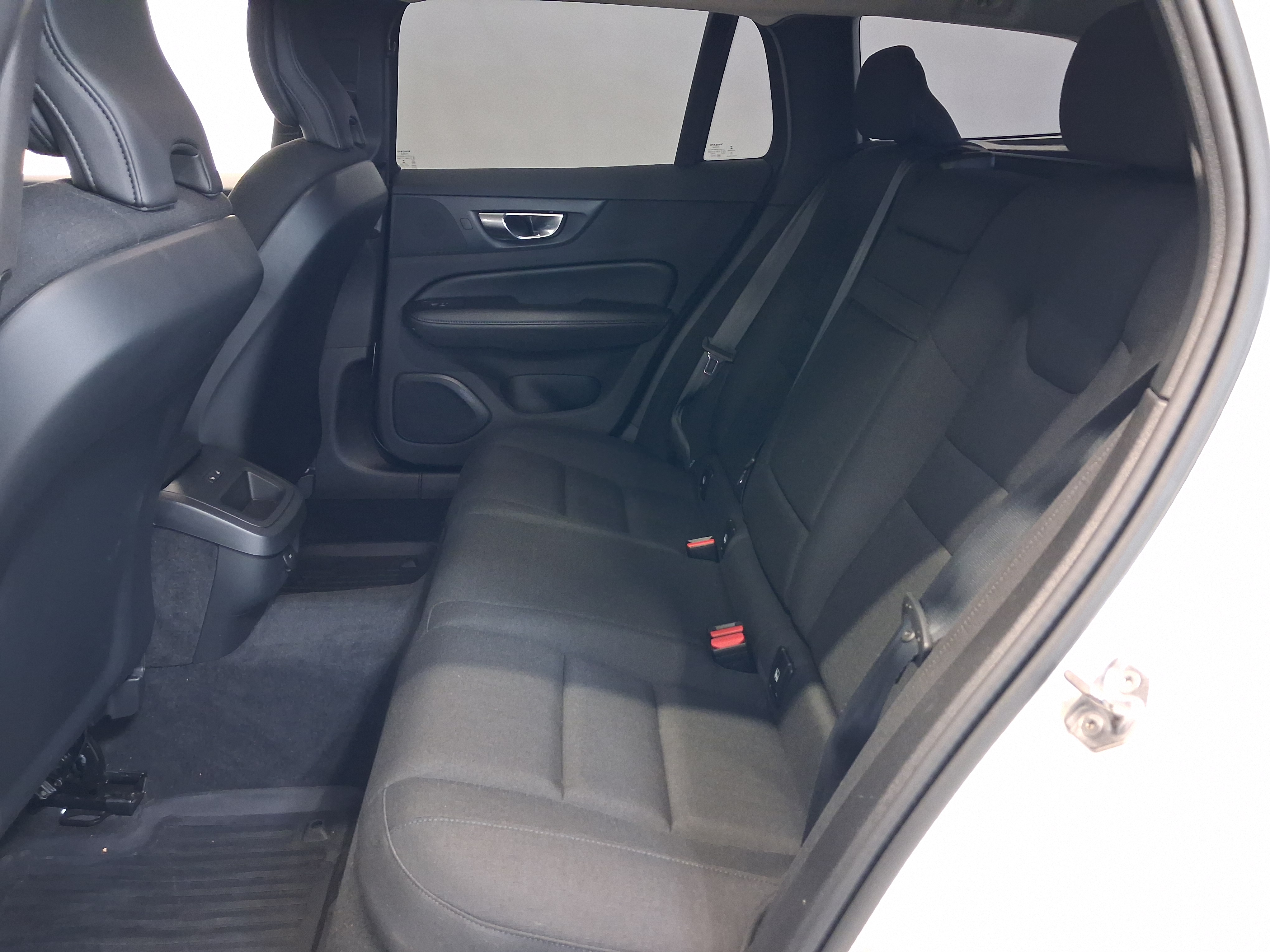 Volvo V60 B4 D-MHEV MOMENTUM EDITION AUT TAKUU 12KK/20TKM