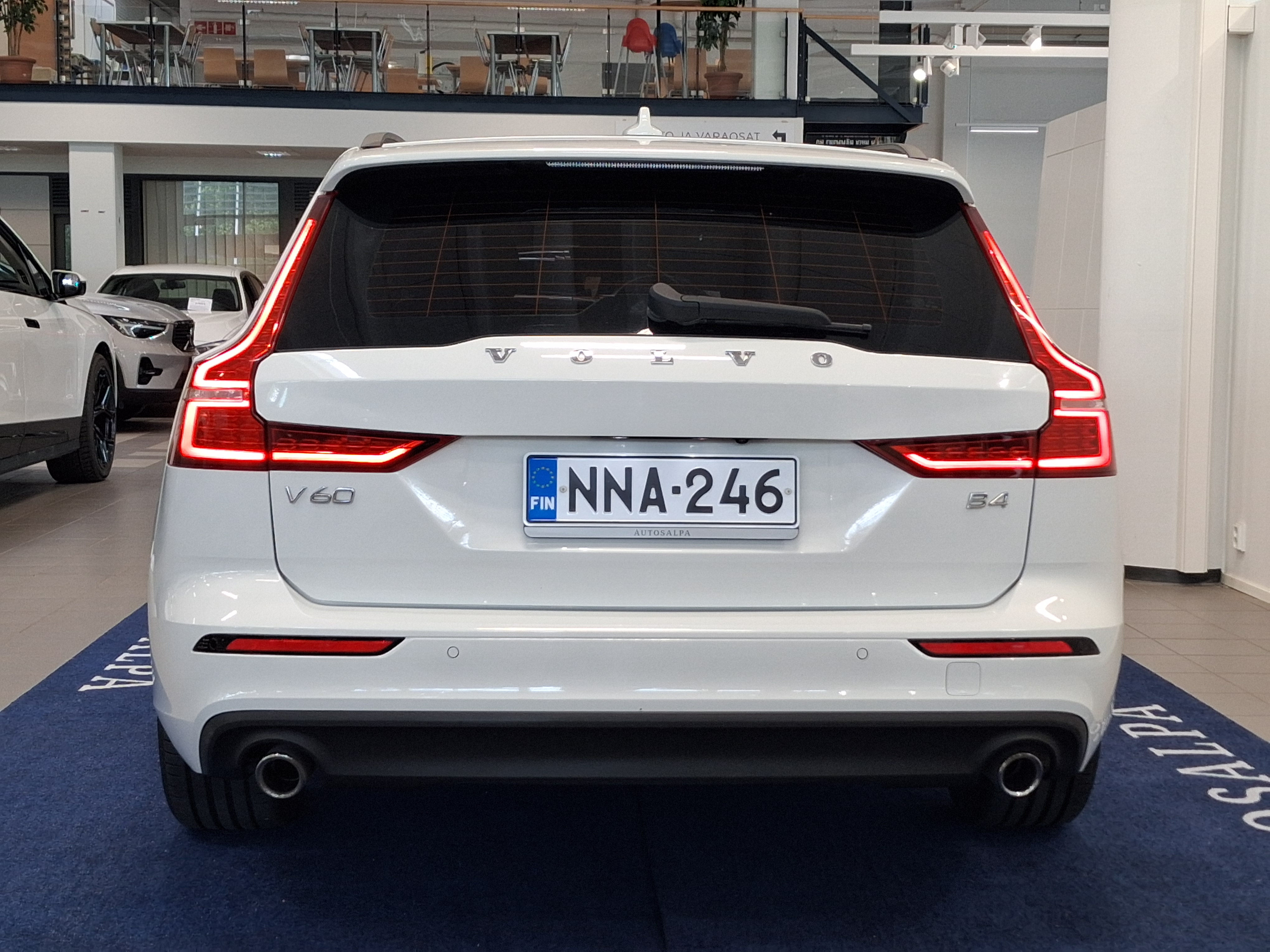 Volvo V60 2022, kuva 4/21