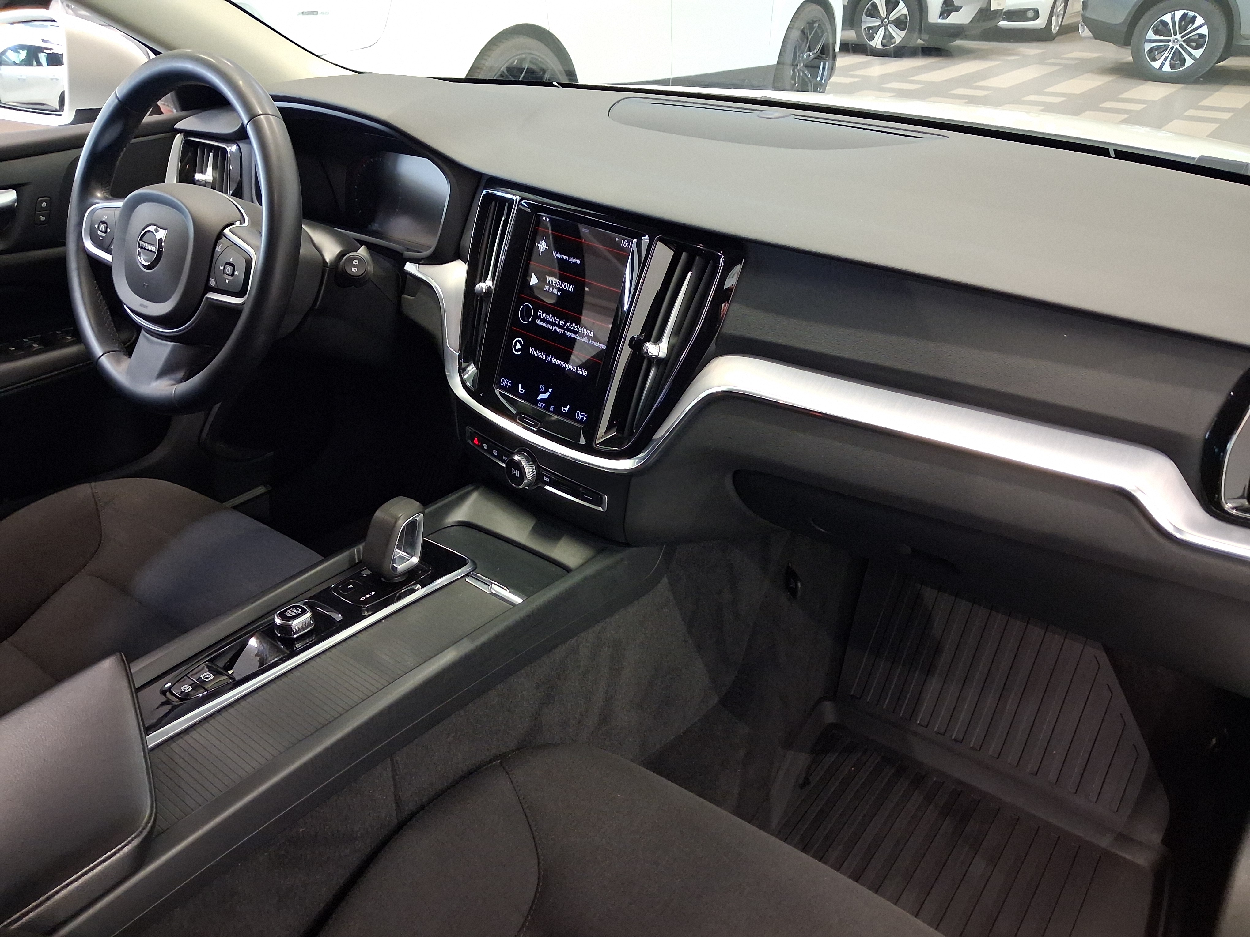 Volvo V60 B4 D-MHEV MOMENTUM EDITION AUT TAKUU 12KK/20TKM