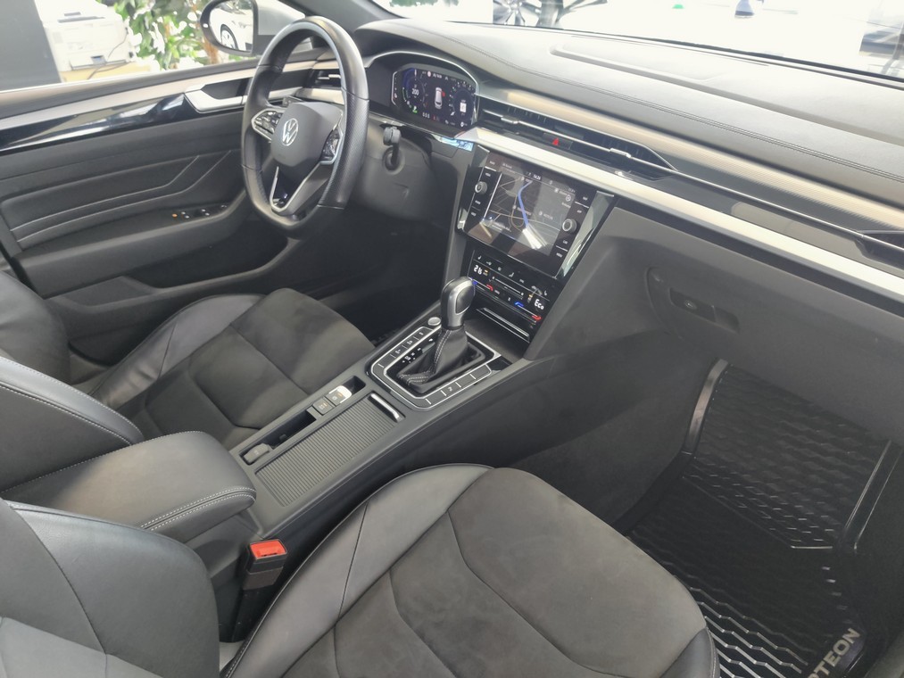 Volkswagen ARTEON SHOOTING BRAKE R-LINE BUSINESS EHYBRID 160 KW DSG-
