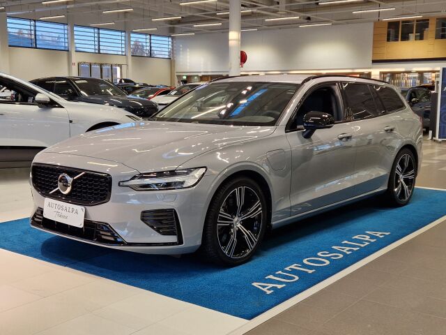 volvo V60 T8 AWD LONG RANGE PLUS DARK TAKUU 24KK/40TKM
