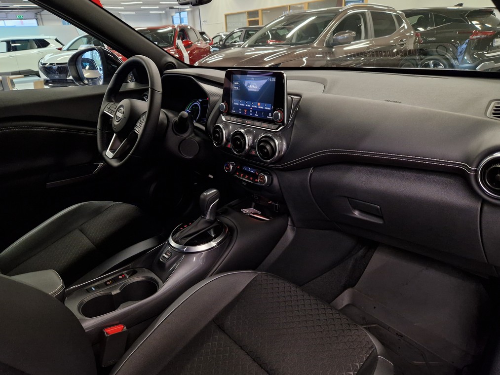 Nissan JUKE DIG-T 143HP 4AMT N-CONNECTA TAKUU 24KK/40TKM