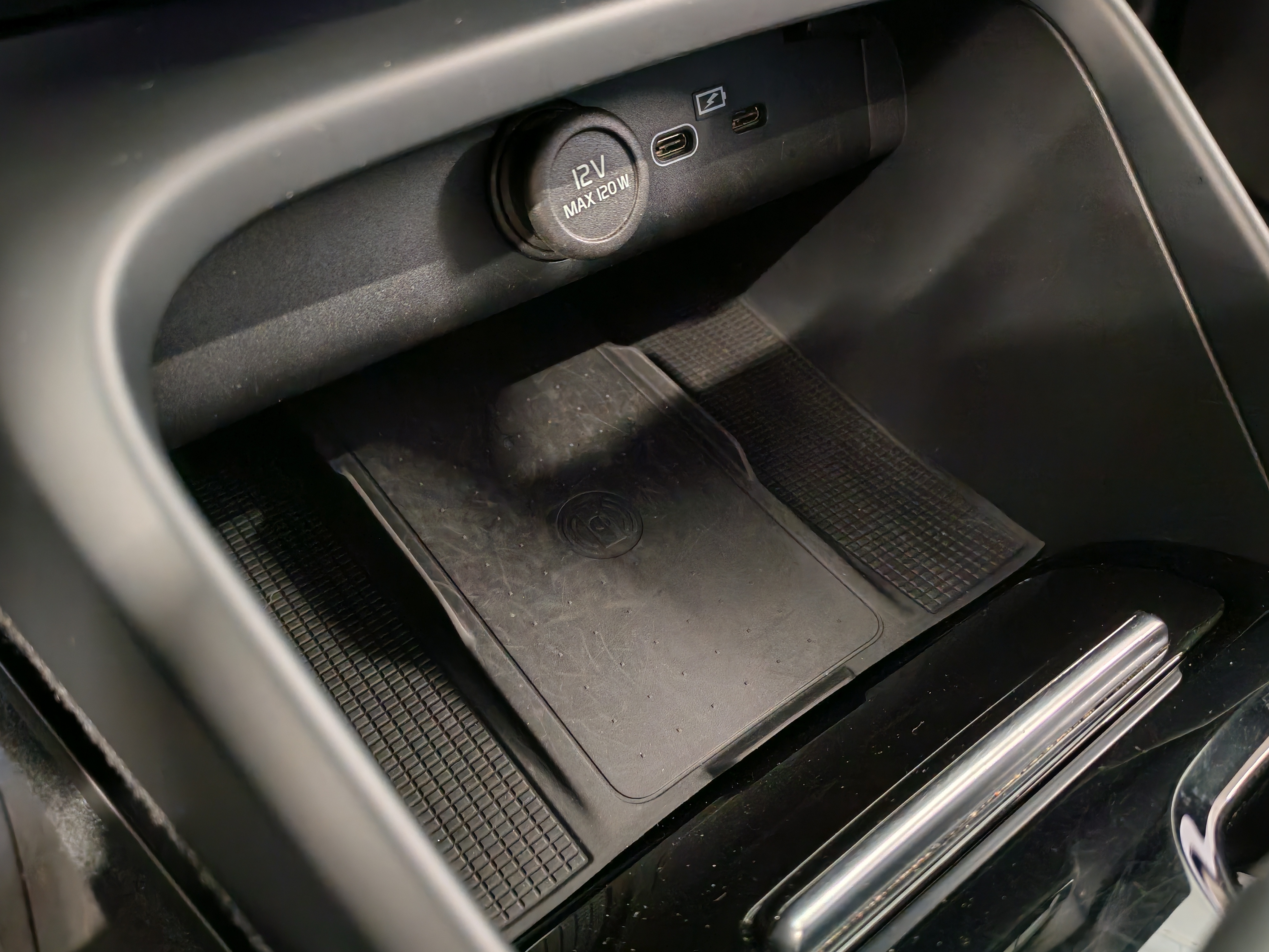 Volvo XC40 RECHARGE TWIN PLUS TAKUU 24KK/40TKM