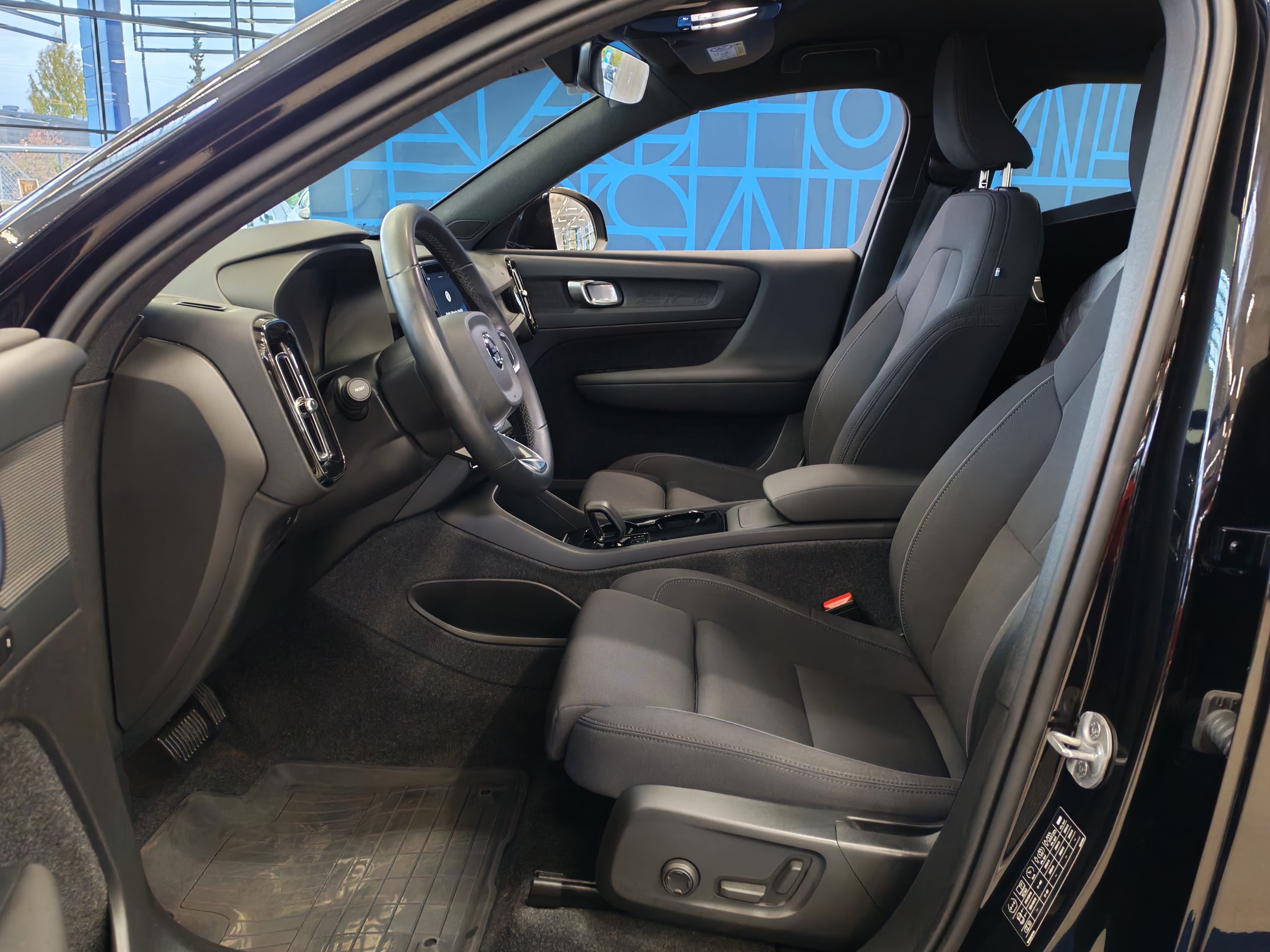 Volvo XC40 RECHARGE TWIN PLUS TAKUU 24KK/40TKM
