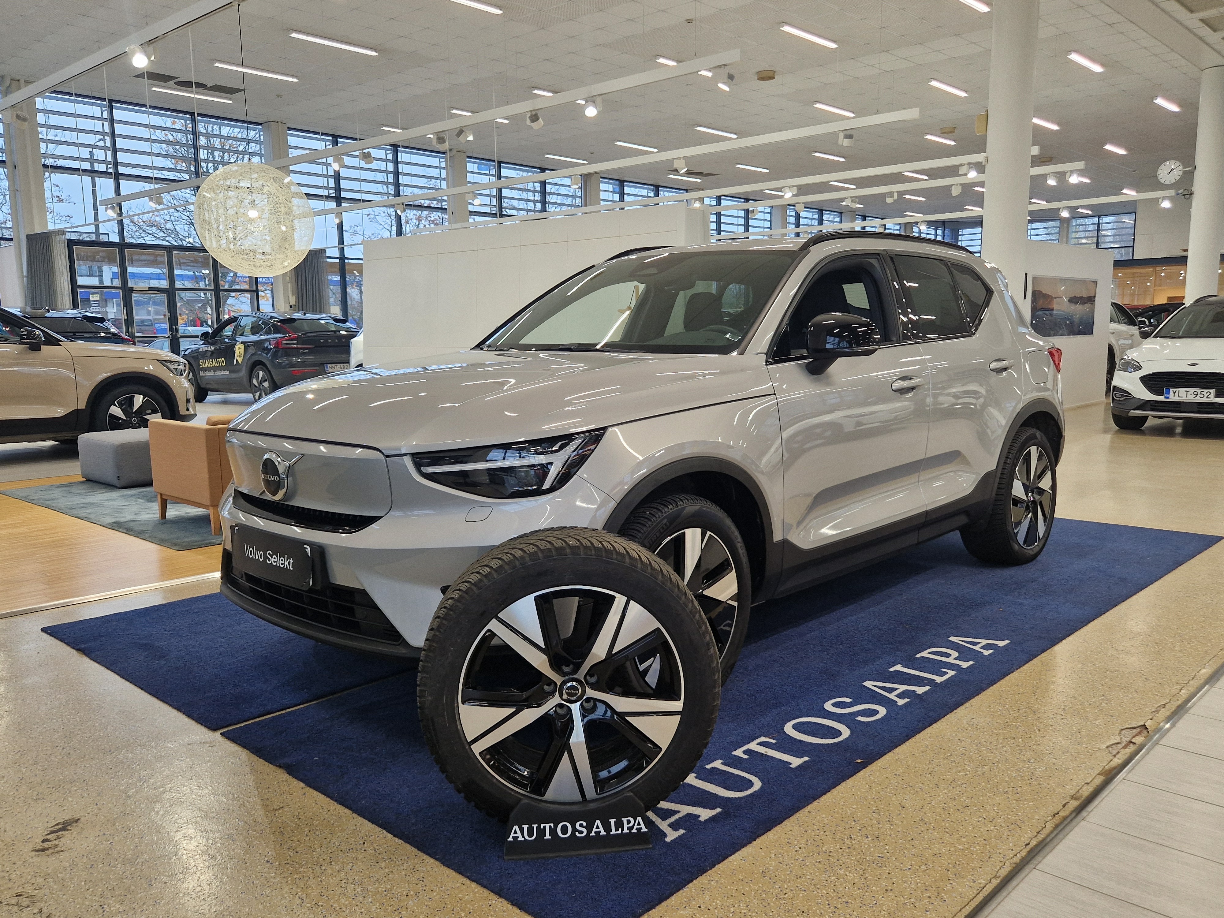 Volvo XC40 Single Plus Extended Range 2024, bild 2/16