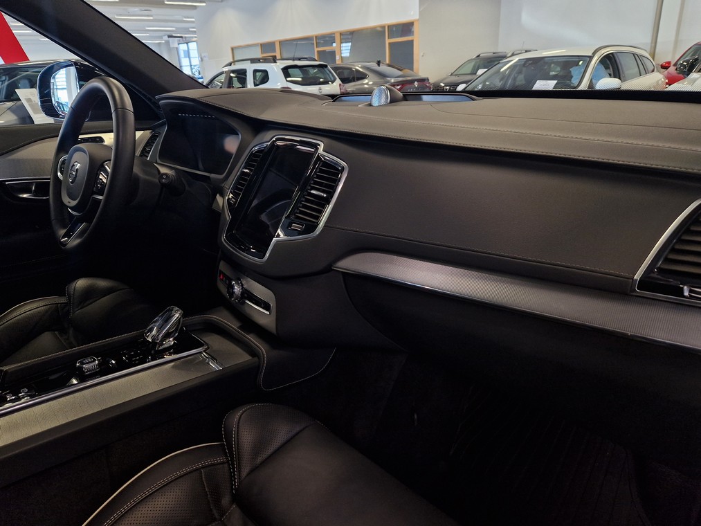 Volvo XC90 T8 AWD LONG RANGE HIGH PERFORMANCE ULTIMATE DARK A