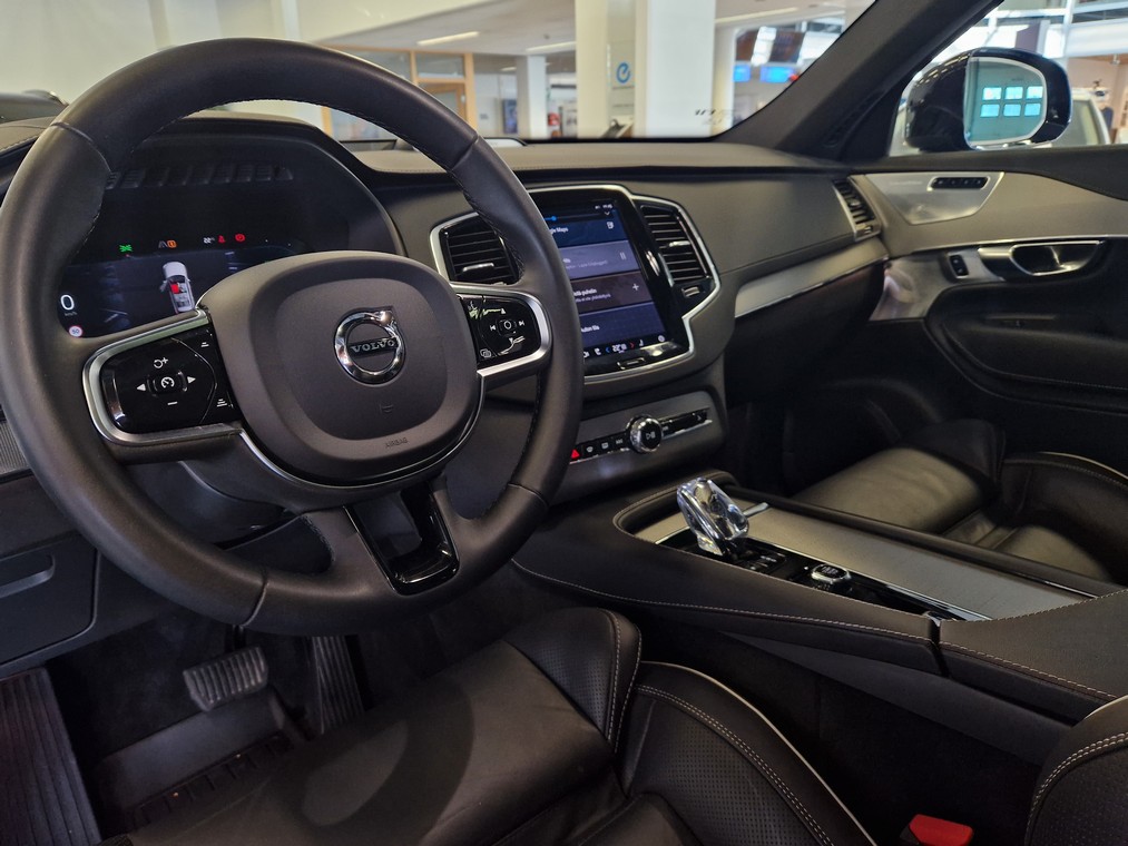 Volvo XC90 T8 AWD LONG RANGE HIGH PERFORMANCE ULTIMATE DARK A