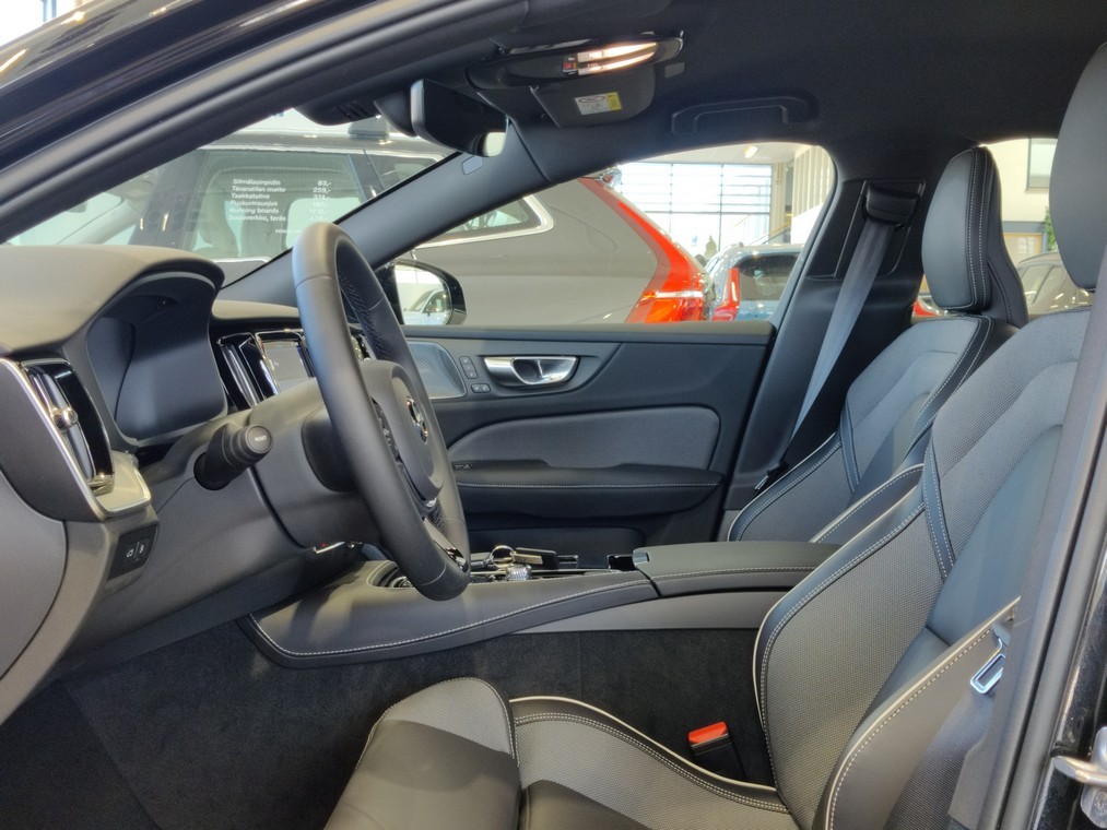 Volvo S60 T8 AWD LONG RANGE SPORT EDITION.TAKUU 24KK/40TKM
