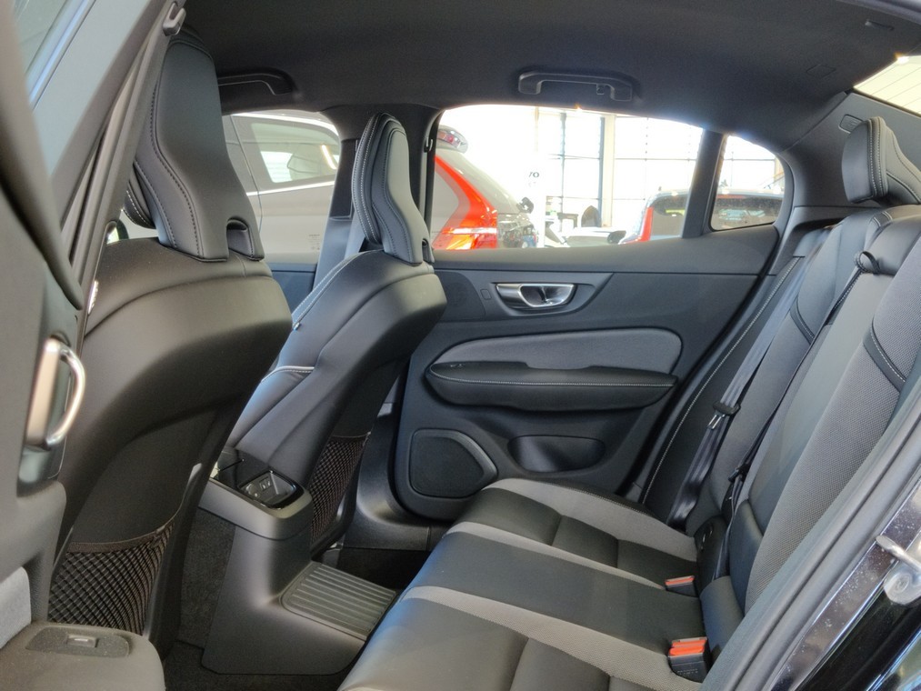 Volvo S60 T8 AWD LONG RANGE SPORT EDITION.TAKUU 24KK/40TKM