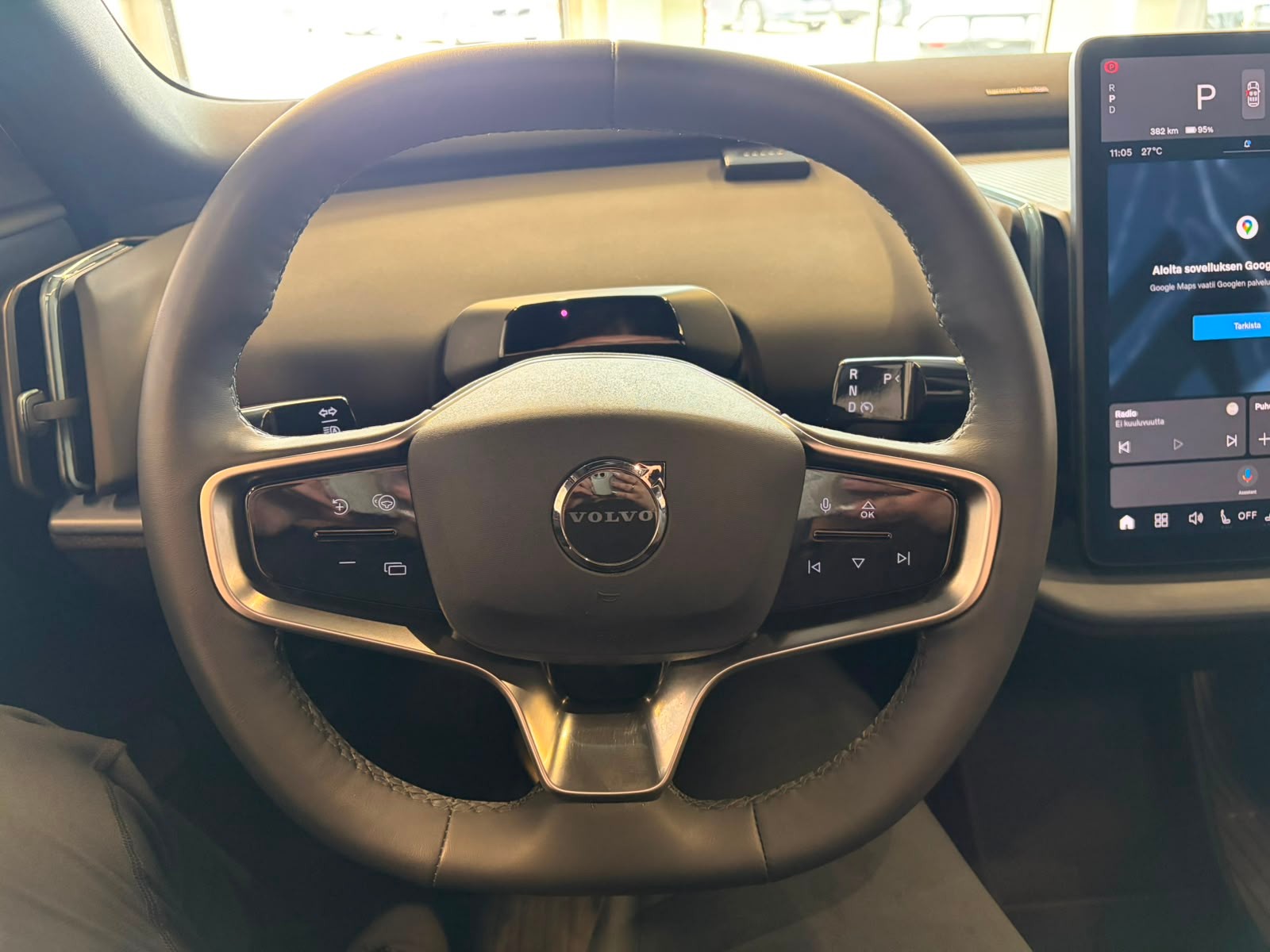 Volvo EX30 Single Extended Range Plus 2024, photo 5/21