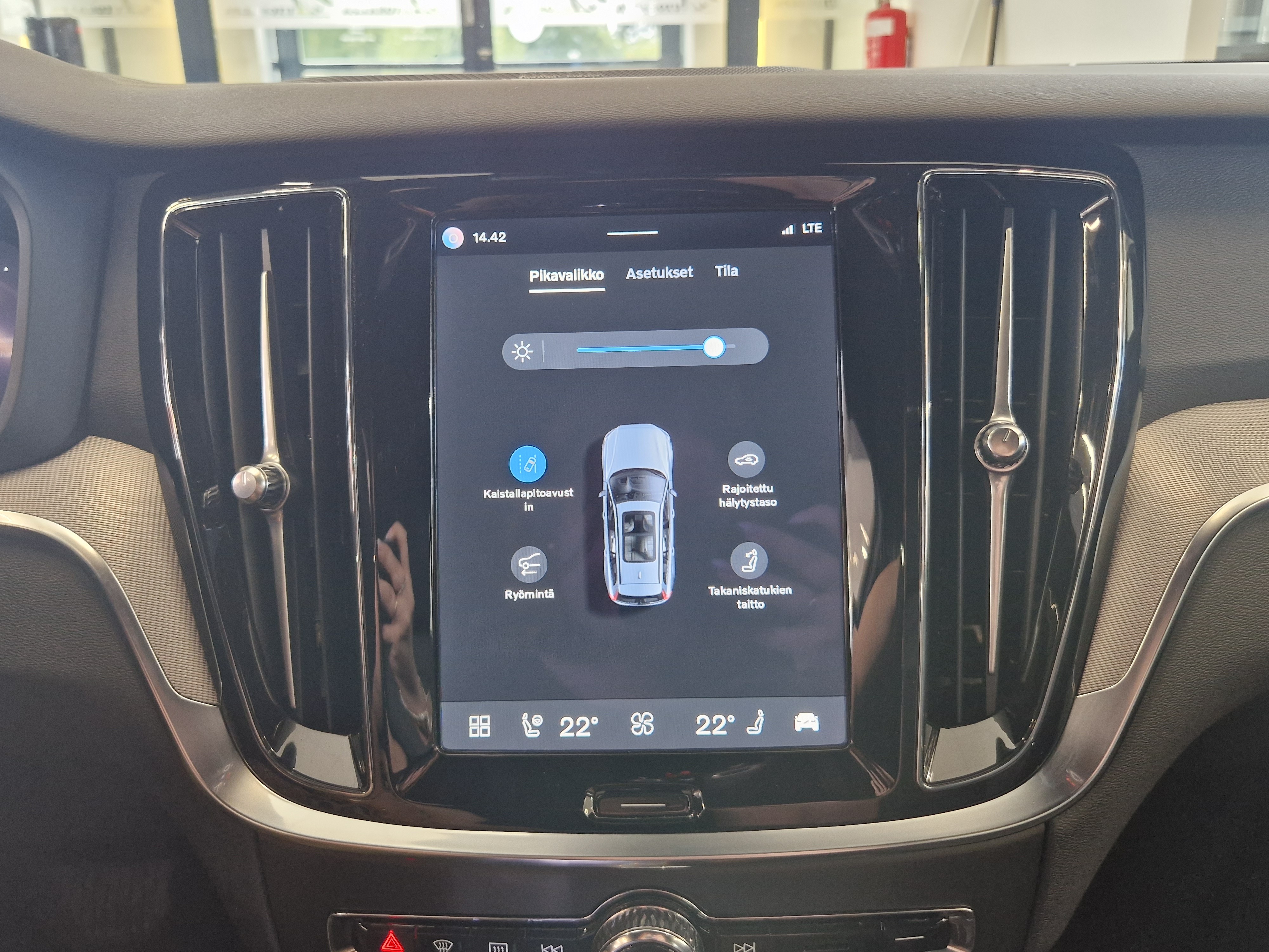 Volvo V60 T8 AWD LONG RANGE  PLUS BRIGHT TAKUU 24KK/40TKM