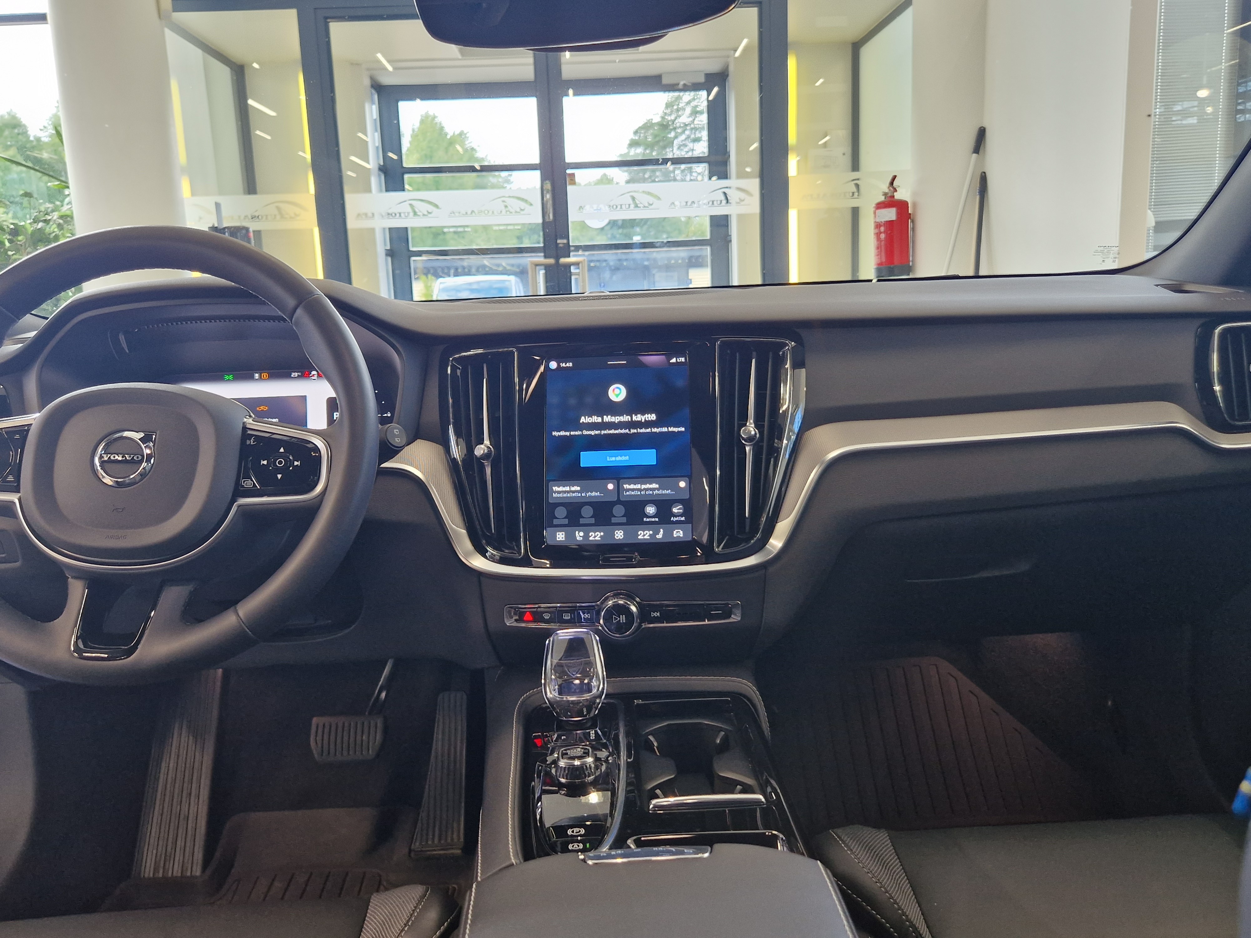 Volvo V60 T8 AWD Long Range Plus Bright 2024, kuva 7/19