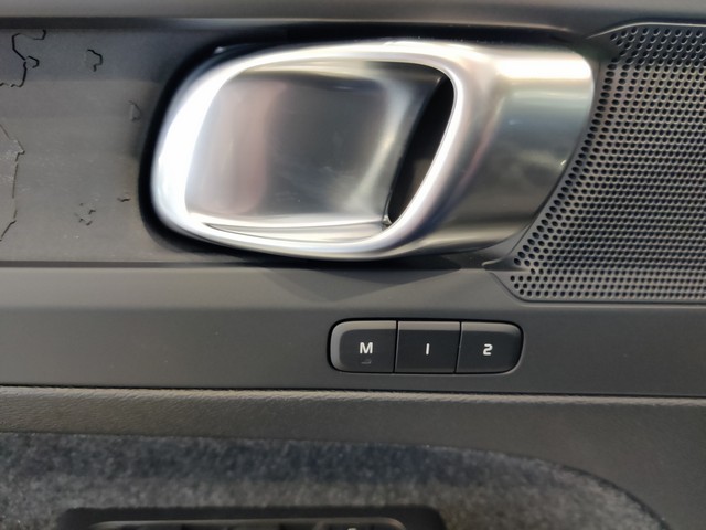 Volvo C40 RECHARGE SINGLE PLUS.