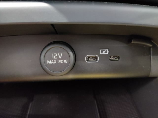 Volvo C40 RECHARGE SINGLE PLUS.