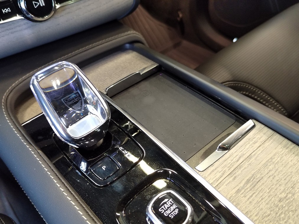 Volvo XC90 T8 AWD LONG RANGE ULTRA PRO DARK AUT.